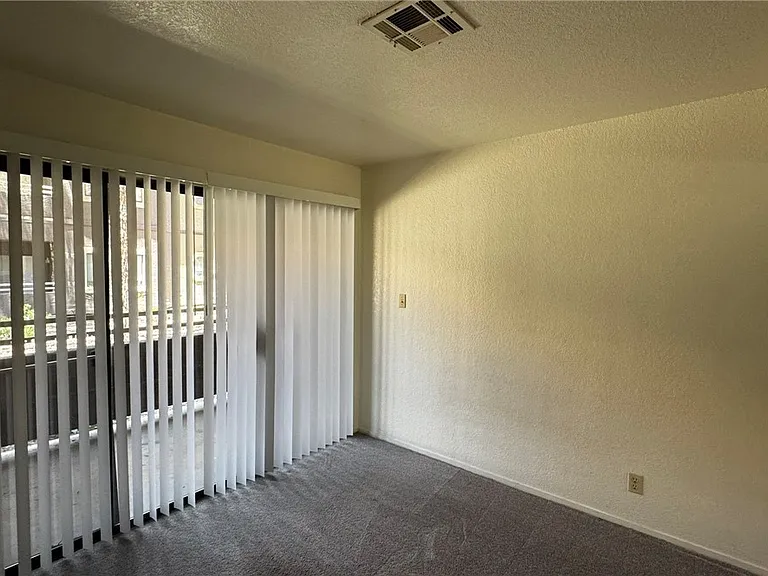 5044 S Rainbow Blvd #104 — Photo 11