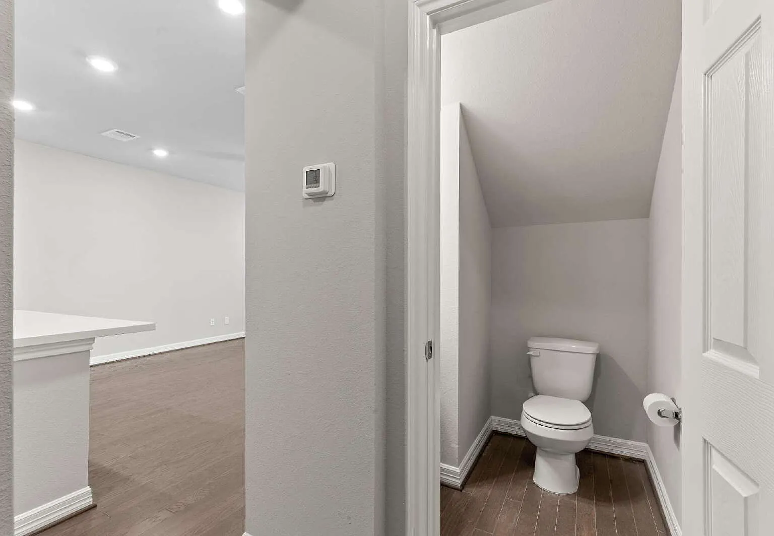 3 bed, 2.0 bath, 1619 sqft, $2,400 — Photo 1