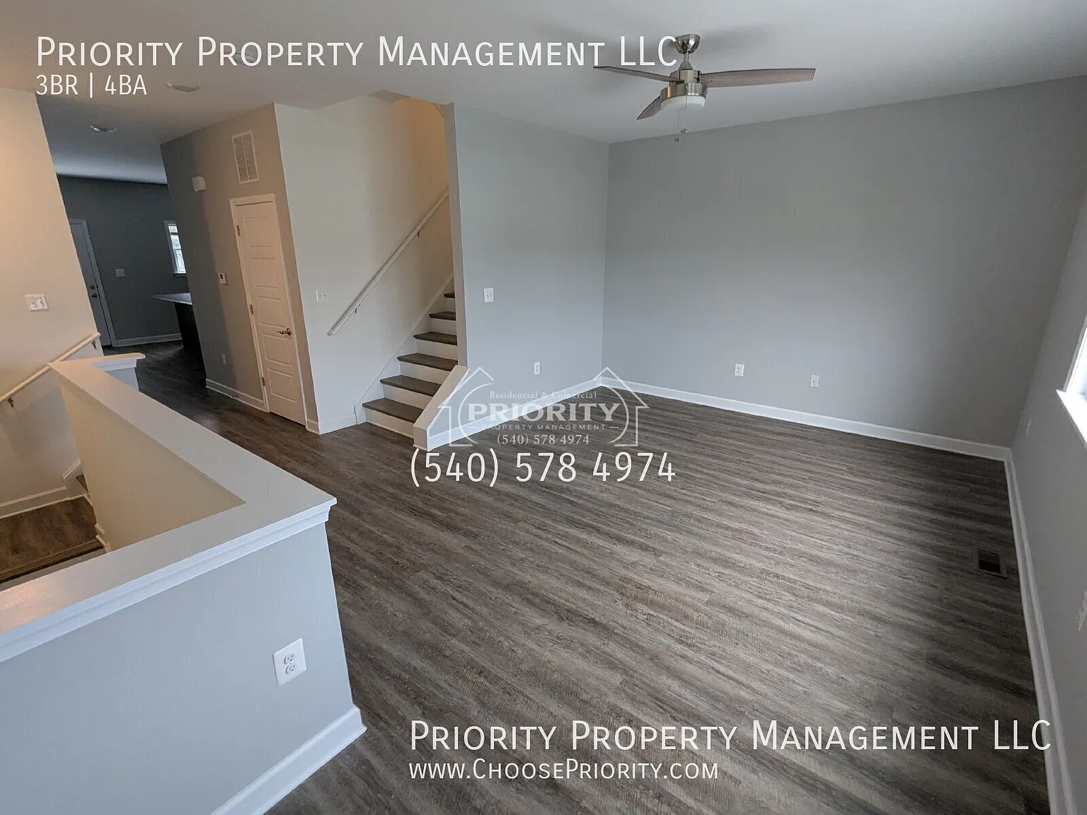 Spacious 3 Bedroom & 3 Bathroom Townhome in Great Location! — Photo 2