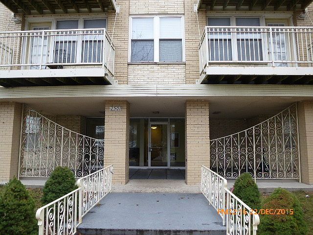 1st image of 2501 W Touhy Ave APT 404