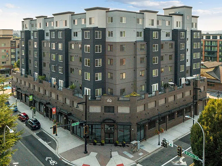 Legacy Plaza Senior Living Apartments — Photo 36