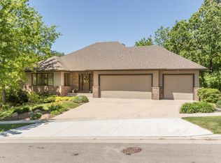 1419 Glendale Hills Dr NE, Rochester, MN 55906