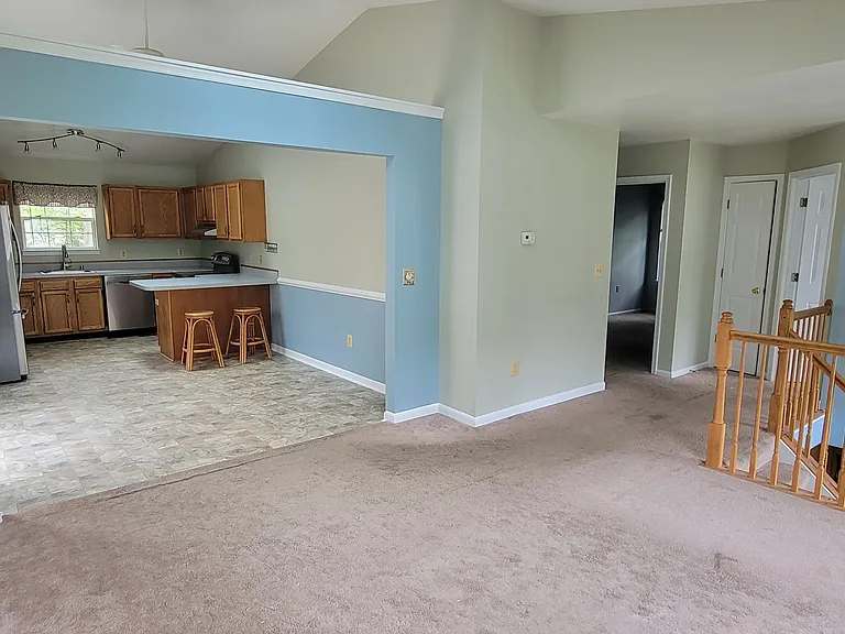 1147 Skyway Dr — Photo 4