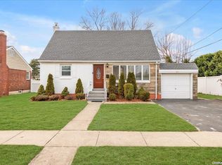 185 Carol Rd, East Meadow, NY 11554