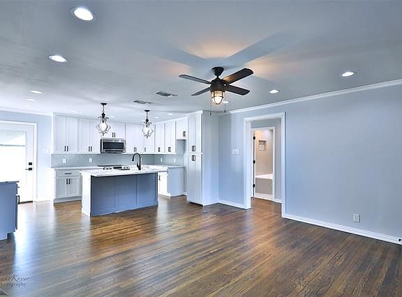 4th image of 1525 Sayles Blvd