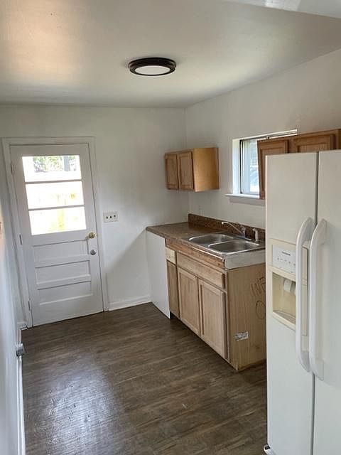 2nd image of 1912 E 25th Street Pl Unit 3