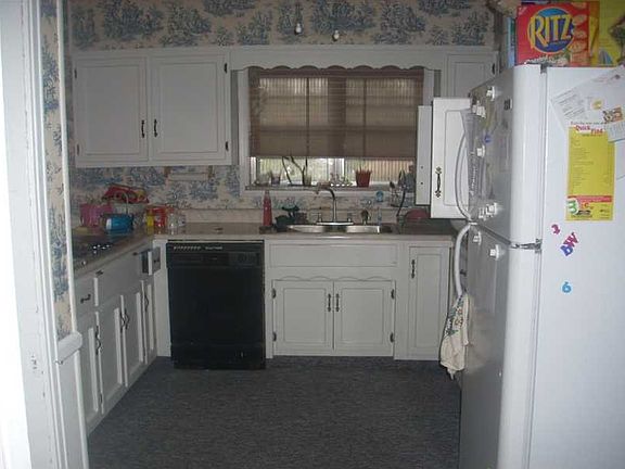 3rd image of 2260 S Sheridan Ave