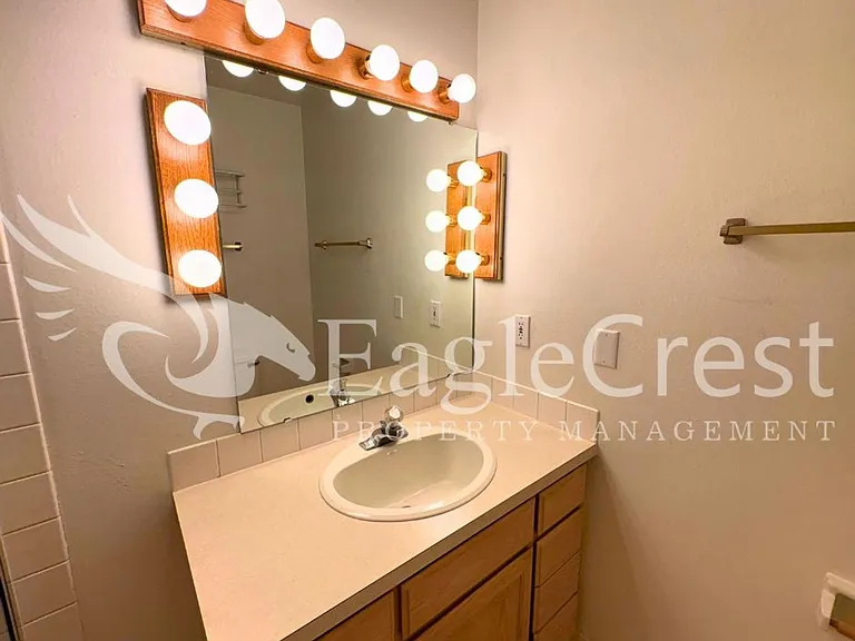 364 Catherine St #M1 — Photo 47