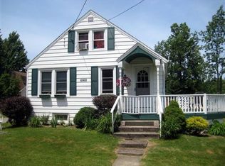 7046 Versailles Plank Rd, Derby, NY 14047