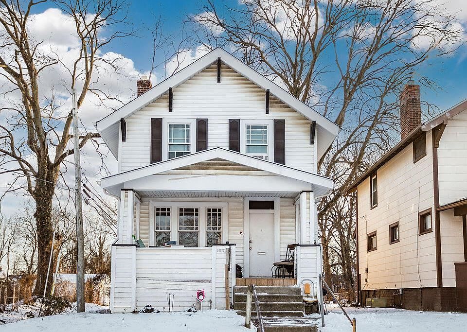 1st image of 1579 Kent St