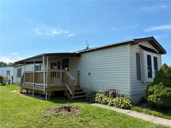 6035-43 Willow Bend Dr, Lockport, NY 14094