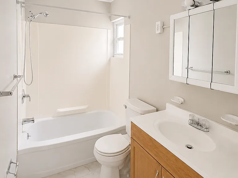 6125 Everall Ave — Photo 8