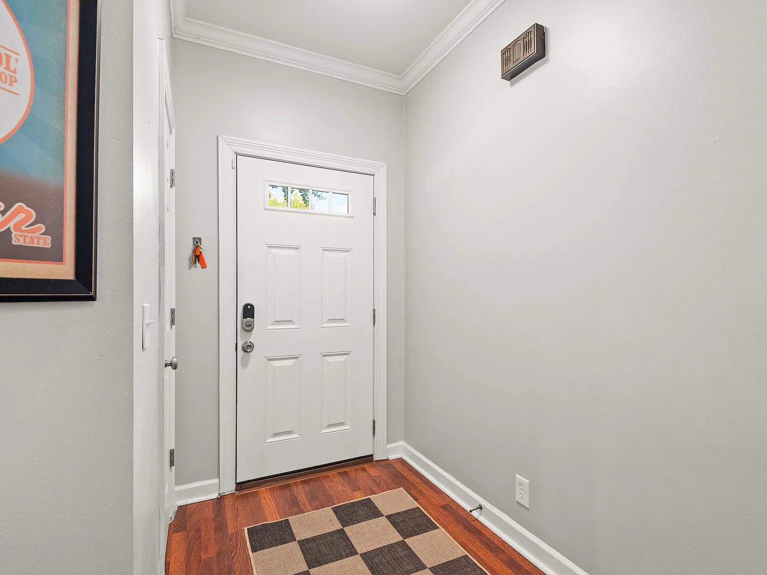 2 bed, 2.5 bath, 1650 sqft, $3,200 — Photo 3