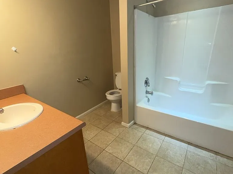 2922 Howard Ave — Photo 11
