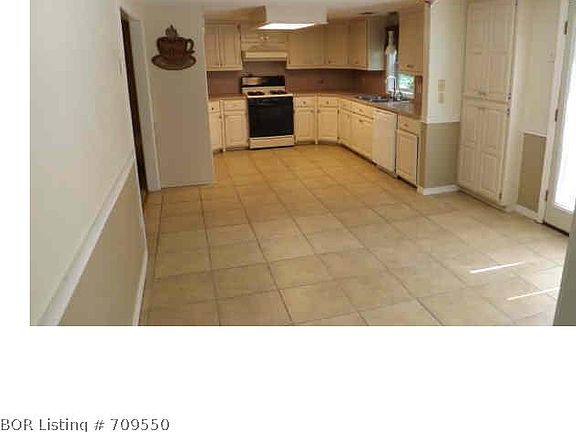 4th image of 112 W Elm St