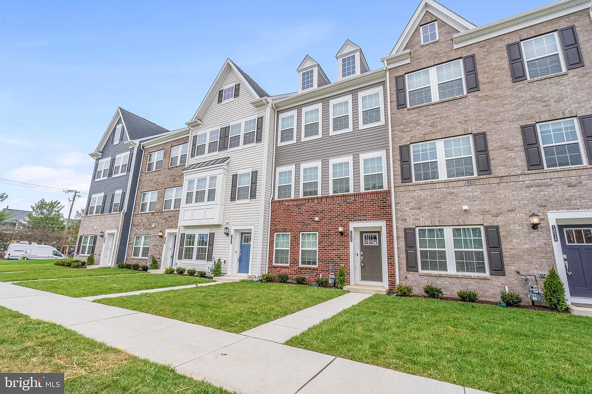 Building Photo - 1826 Parham Way