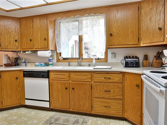 5th image of 2166 Grissom Dr NE