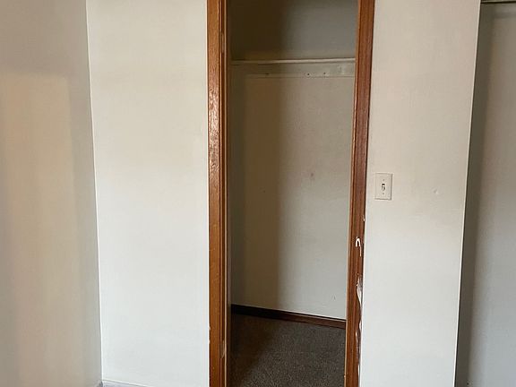 4th image of 123 Downtown Plz APT 4