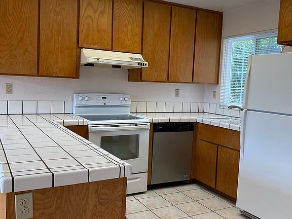 5th image of 2283 Lusardi Dr