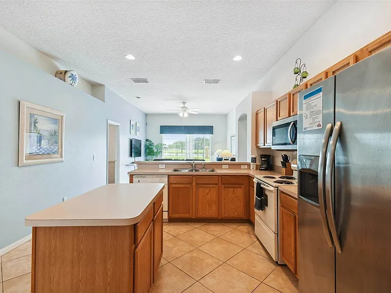 640 Chadbury Way — Photo 32
