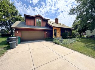 1139 Gillian St, Lemont, IL 60439