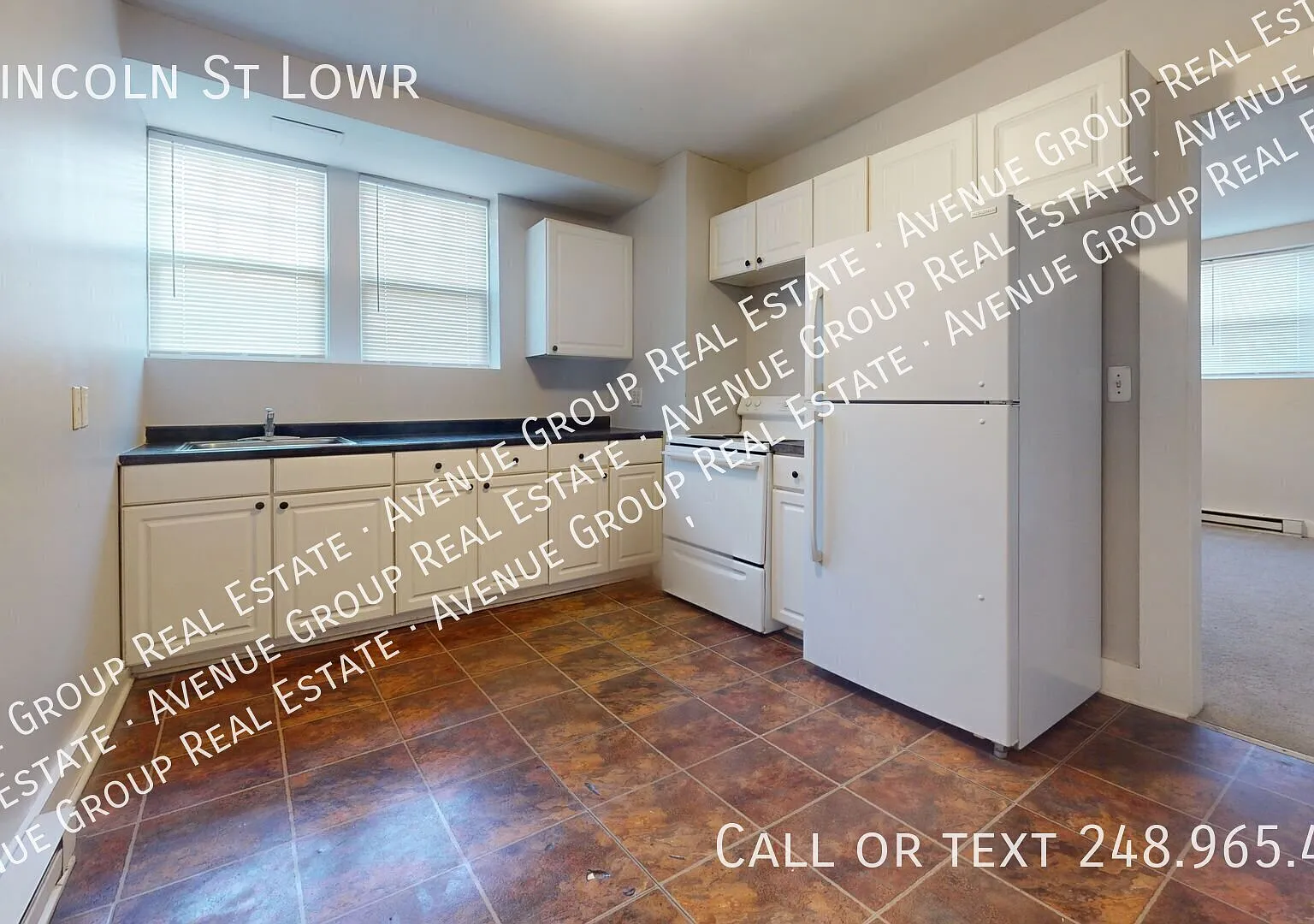 Charming 1-Bedroom Apartment for Lease in Pontiac — Photo 2