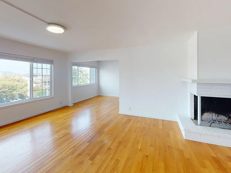 1040 Ashbury St — Photo 20