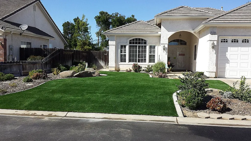 5250 Camelback St photo 1