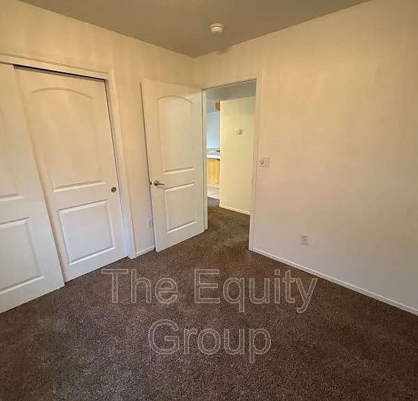 2544 W Lark Ave — Photo 9