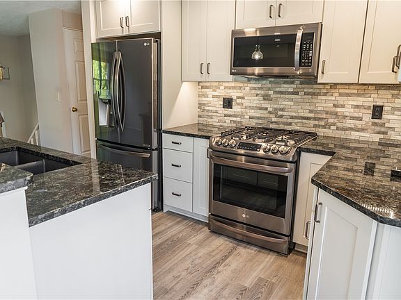 3rd image of 347 Fruitwood Dr