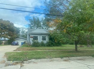 25120 Pineview Ave, Warren, MI 48091