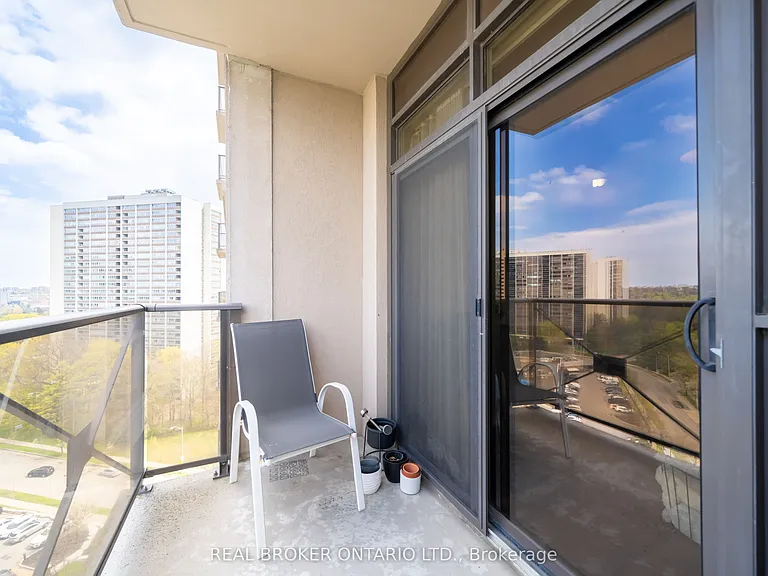 133 Wynford Dr #1208 — Photo 16