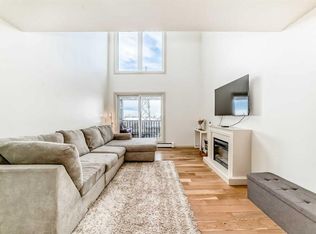 6400 E Coach Hill Rd SW #633, Calgary, AB T3H1B8