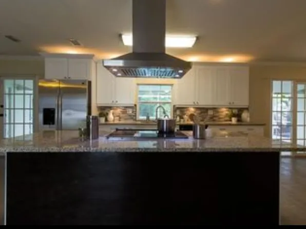 2503 Trinidad St, Sarasota, FL 34231