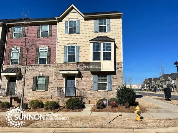 2002 Sage Park Dr, Charlotte, NC 28217