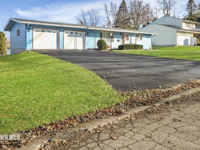 1423 S Deming Ave, Freeport, IL, 61032