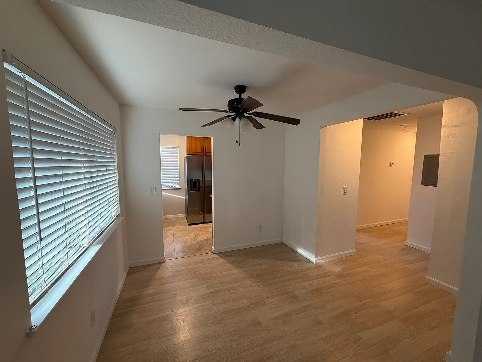 3 bed, 1.5 bath, 1200 sqft, $3,500 — Photo 4