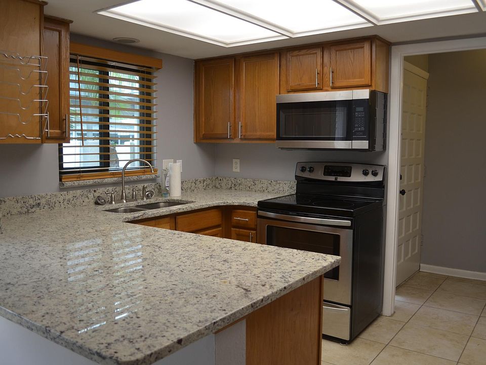 1st image of 1816 Village Ct