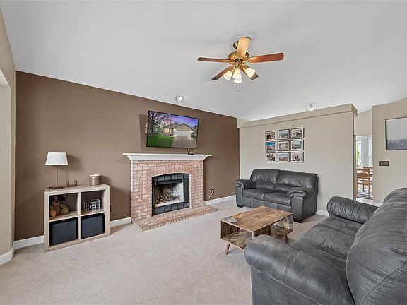 2nd image of 2423 Beaujolais Dr