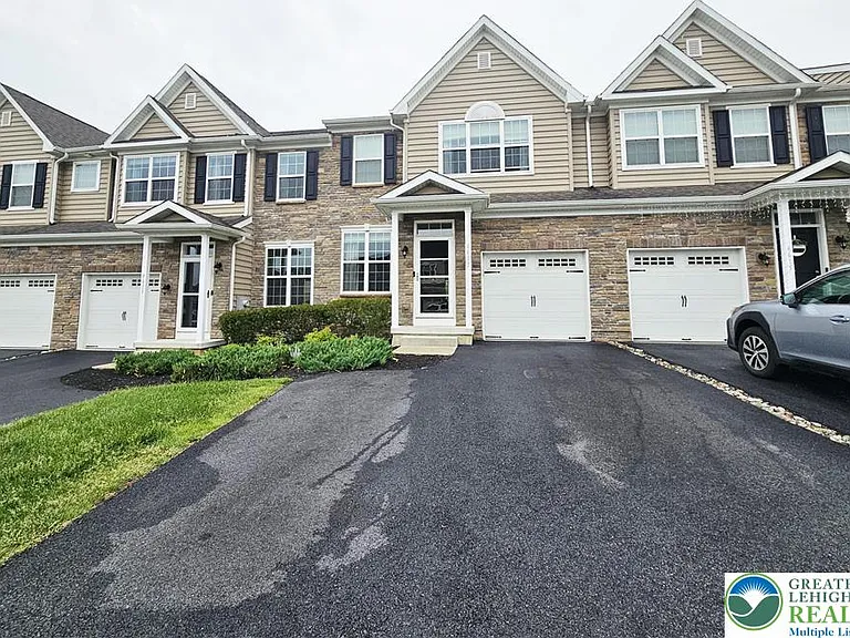 4613 Woodbrush Way — Photo 1