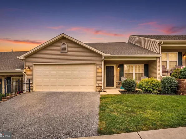 103 Saddlebred Dr Unit 139, Red Lion, PA 17356