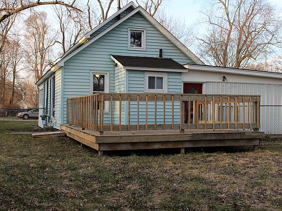 Deck Built to Entertain 