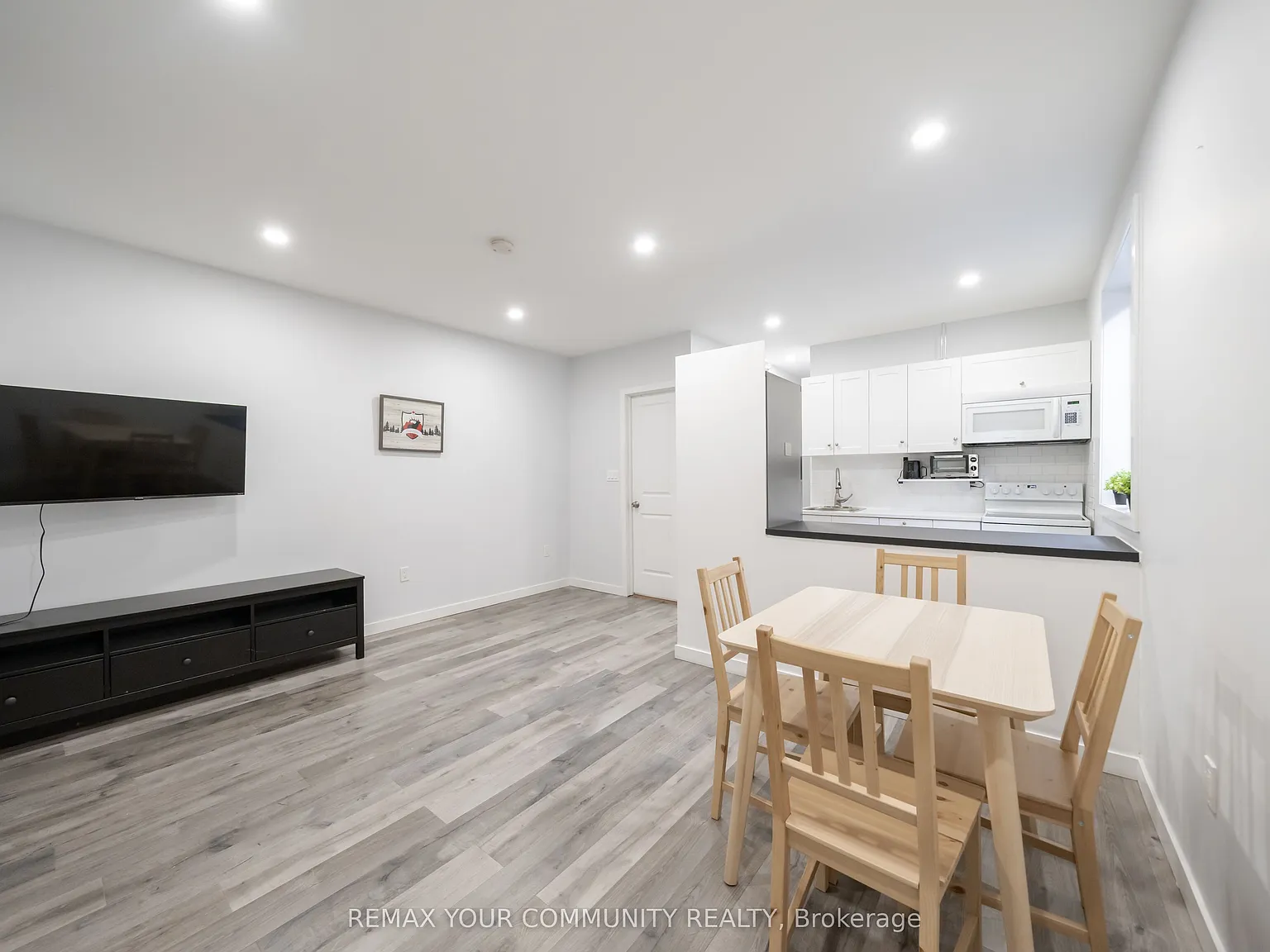 2 bed, $2,550 — Photo 1