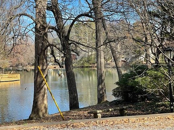 3rd image of 8 Saint Clair Lake Dr