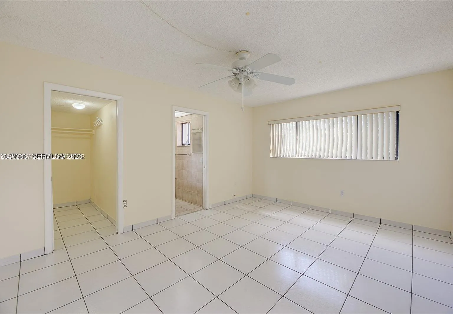 Horizons West Condo #7 — Photo 3