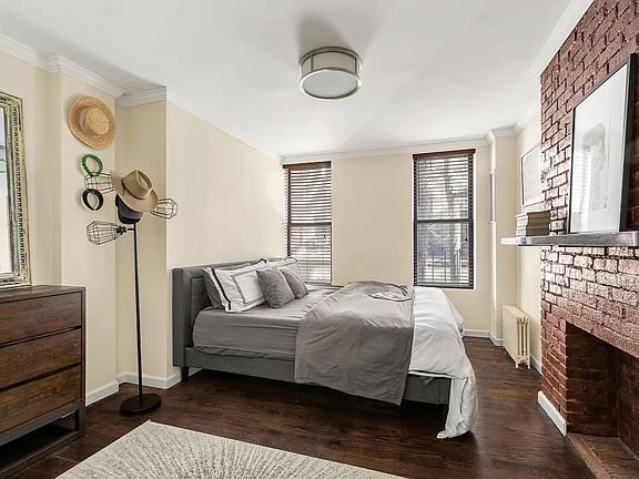 4th image of 252 Elizabeth St APT 8