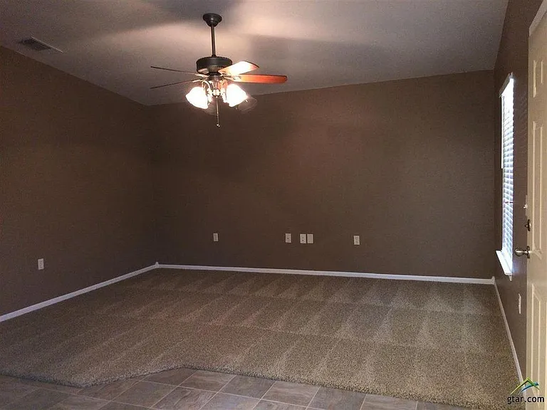 1432 Southridge Livingroom