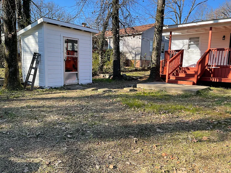 224 E Lee Ave — Photo 13