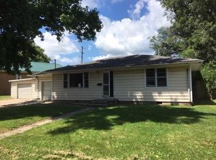 1613 S 3rd St, Mattoon, IL 61938