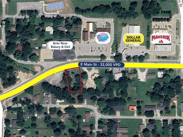 33 E Main St, Farmington, AR 72730